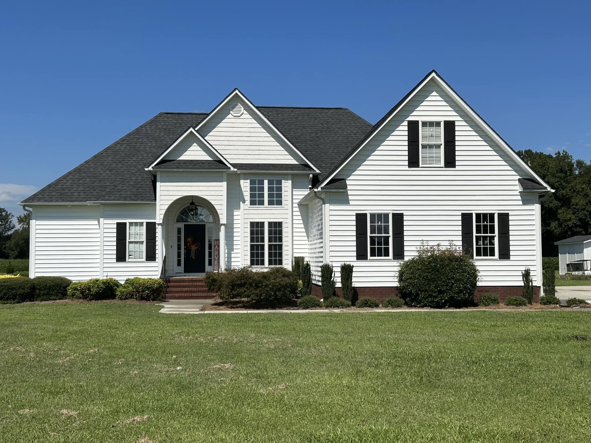 House Washing by Saint’s Pressure and Soft Wash